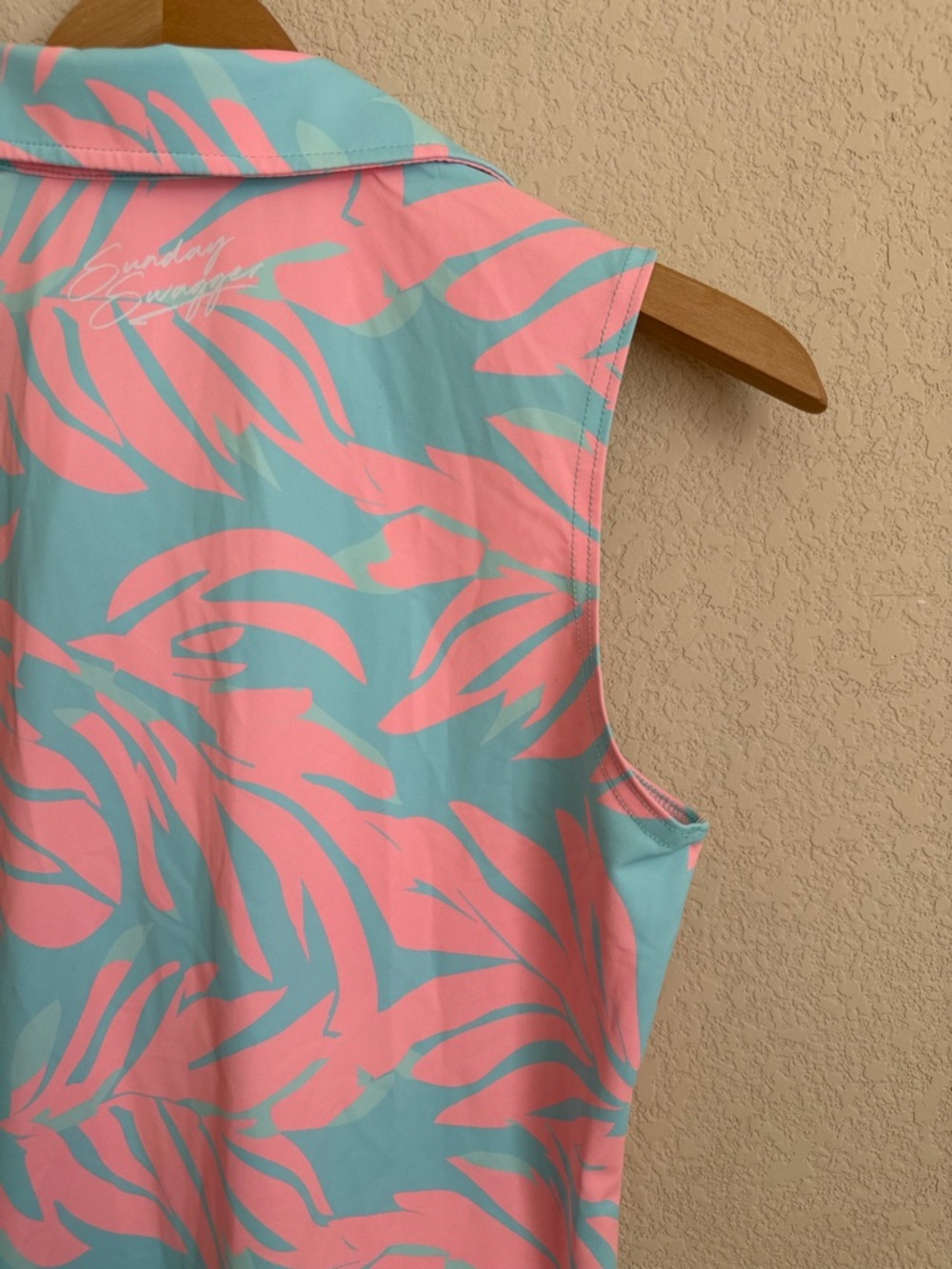 Sunday Swagger Sleeveless Golf Polo XS Blue Pink Tropical Palm Athletic Tank Top - Picture 9 of 12
